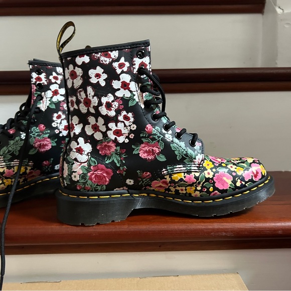 Doc Martens 1460 Pascal Floral Mashup Print Lace Up Boots Womens Size 8 - Picture 6 of 11